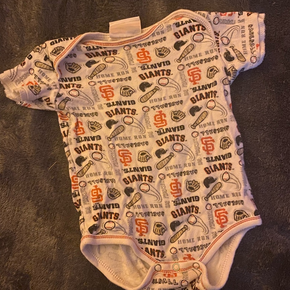 Giants baseball team onesie size 12m
